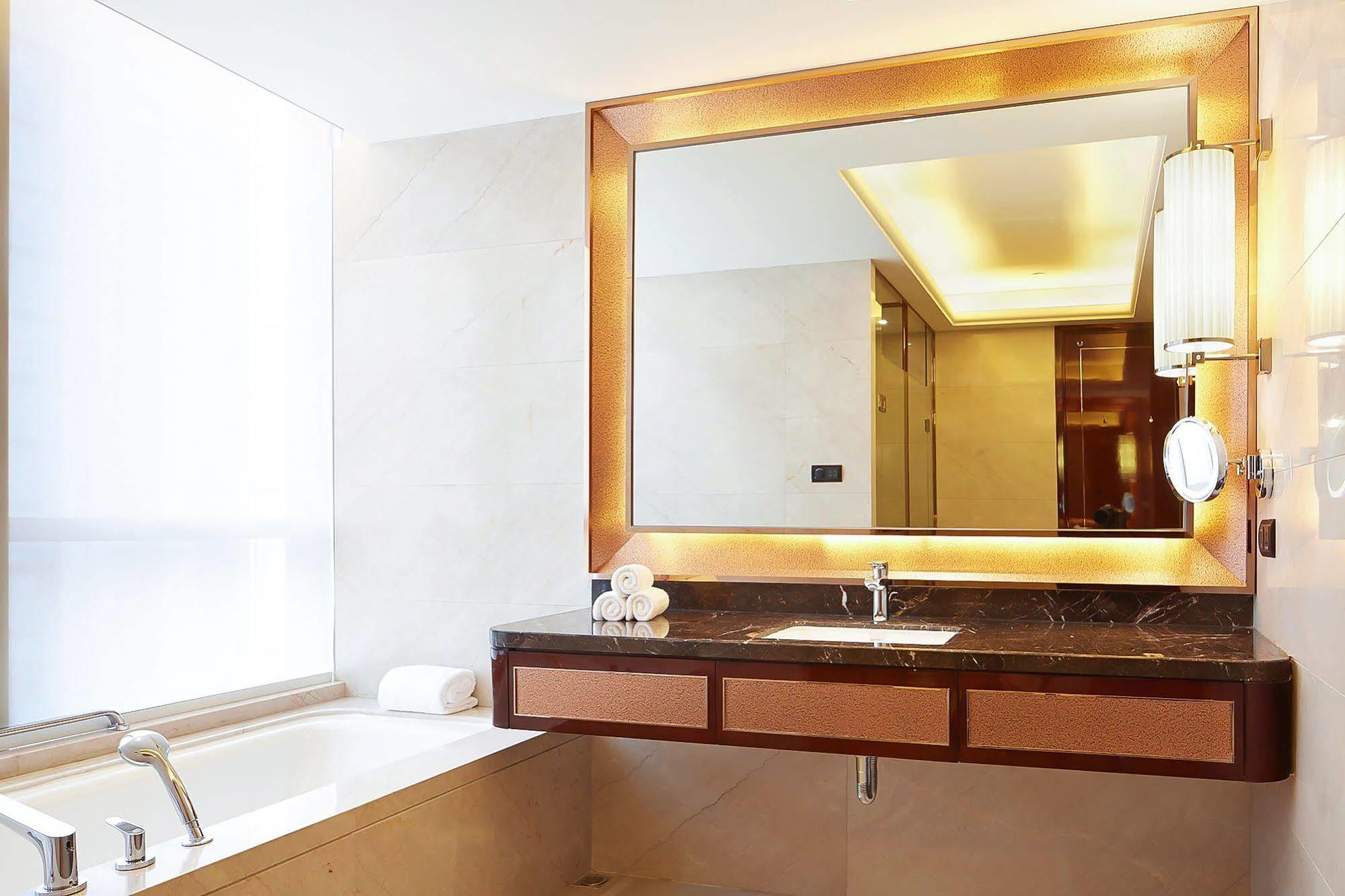 Sheraton Grand Zhengzhou Hotel Kültér fotó