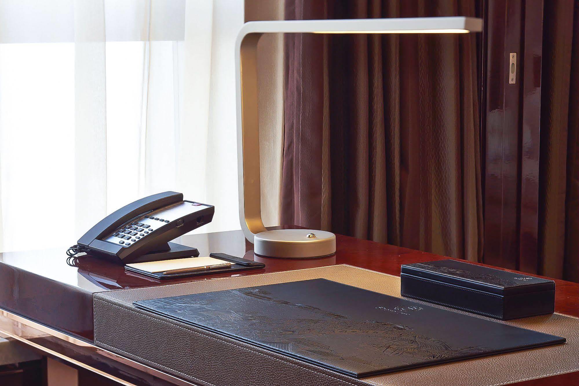Sheraton Grand Zhengzhou Hotel Kültér fotó